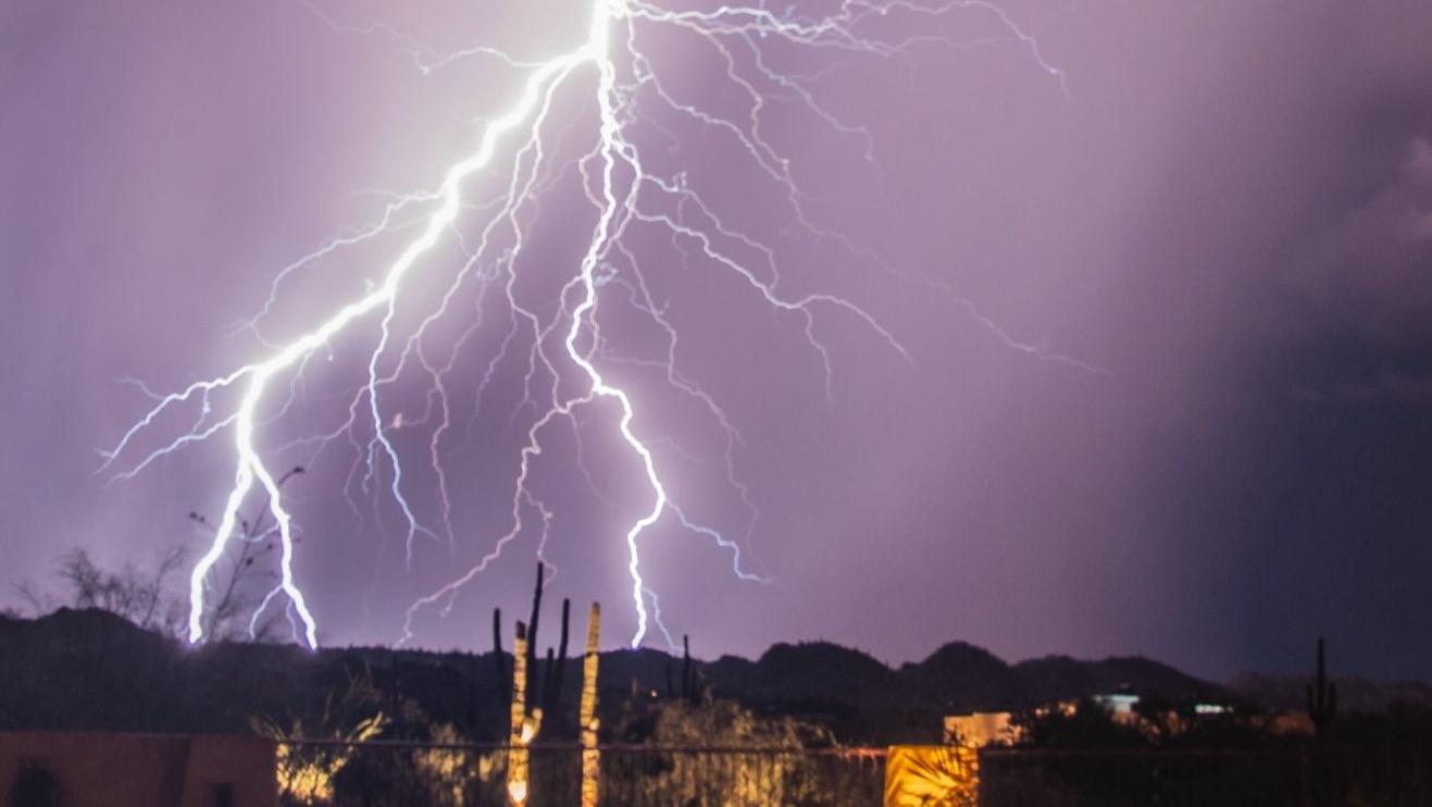 2 teens seriously injured in Arizona when struck by lightning in park